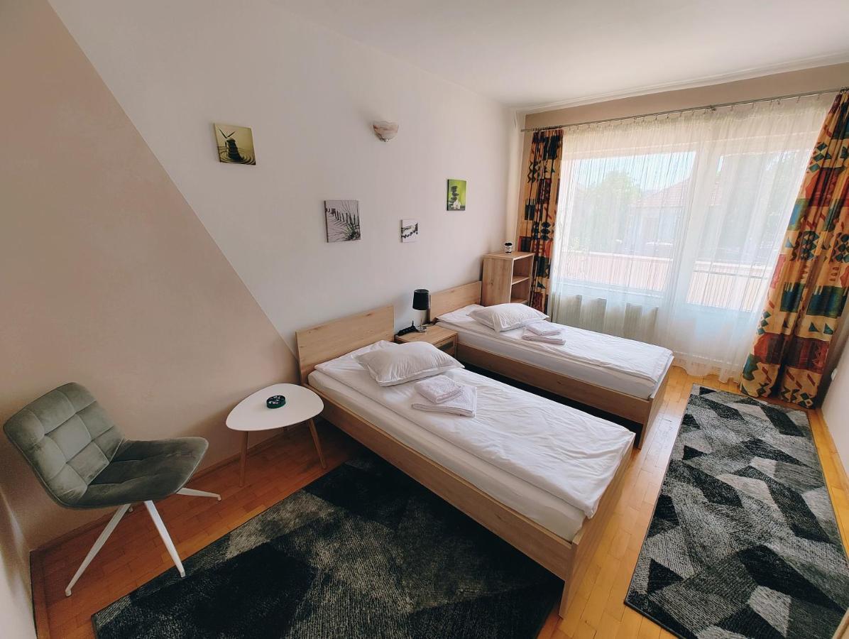 Ten'S Apartment - Spatios Si Linistit Cluj-Napoca Exterior photo